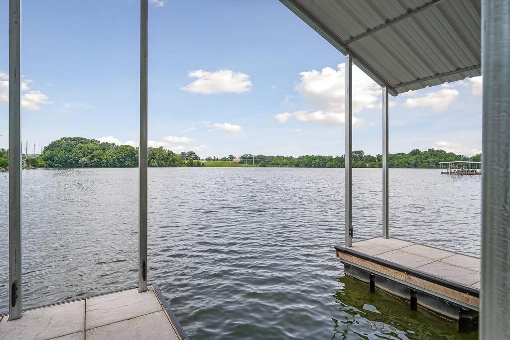 Lake Home, Dock, Fire Pit, Hot Tub, Game Room, Etc Winchester Exterior foto